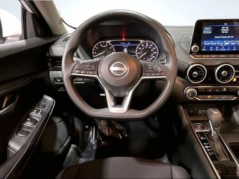 Used 2024 Nissan Sentra SV image 5