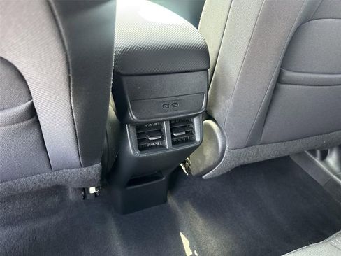Used 2025 Chevrolet Equinox LT FWD image 19