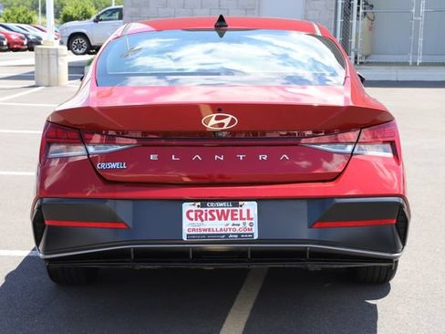Used 2025 Hyundai Elantra SEL FWD image 5