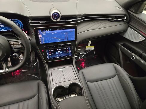 New 2025 Maserati Grecale Modena image 22