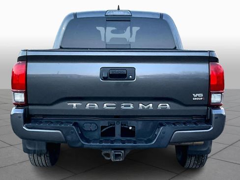 Used 2019 Toyota Tacoma TRD Sport w/ Technology Package image 5