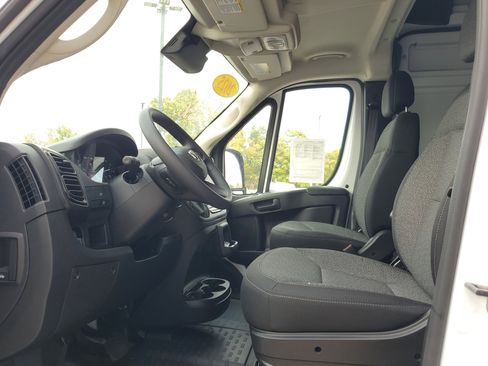 Used 2025 RAM ProMaster 2500 w/ Storage Group image 6