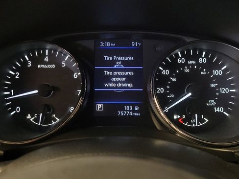 Used 2021 Nissan Rogue Sport SV FWD image 23