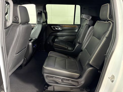 Used 2023 Chevrolet Suburban Premier image 38