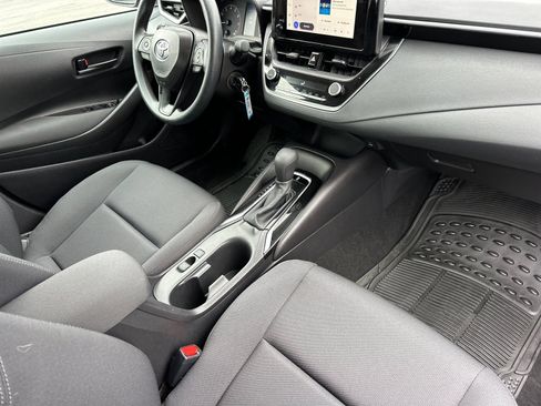 Used 2025 Toyota Corolla LE image 14