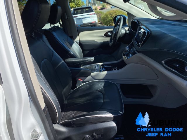 Used 2023 Chrysler Pacifica Limited FWD image 22