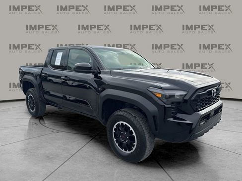 Used 2025 Toyota Tacoma TRD Off-Road image 7