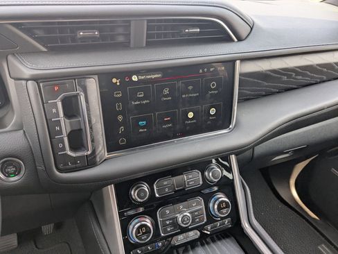 Used 2024 GMC Yukon XL Denali image 48