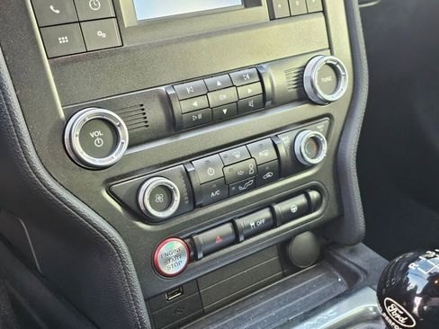 Used 2019 Ford Mustang GT image 33