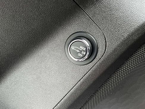 Certified 2022 GMC Acadia AT4 w/ Technology Package image 21