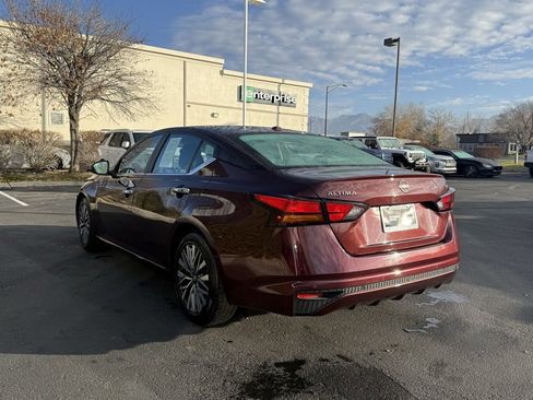 Used 2024 Nissan Altima 2.5 SV image 5