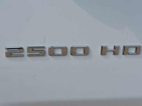 Used 2024 Chevrolet Silverado 2500 LT AWD/4WD image 14