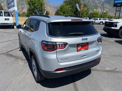Used 2024 Jeep Compass Latitude AWD/4WD image 11