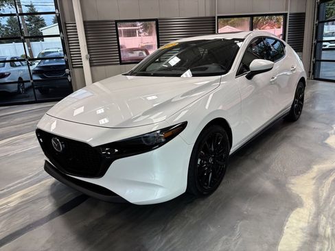 Used 2024 MAZDA MAZDA3 s image 4