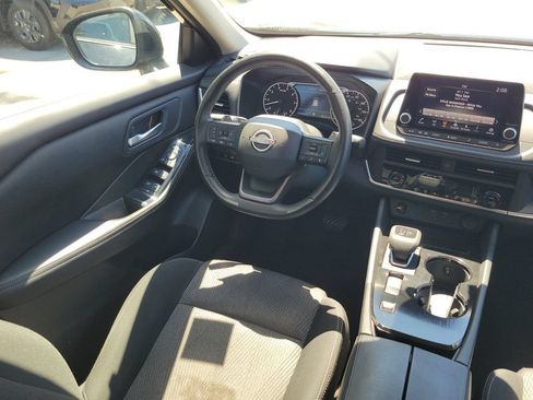 Used 2025 Nissan Rogue SV FWD image 13