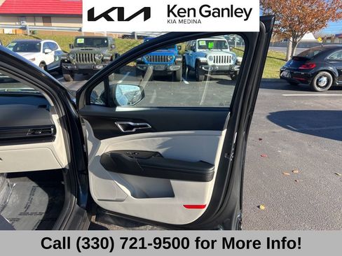 Certified 2025 Kia Sportage EX w/ Premium Package image 59