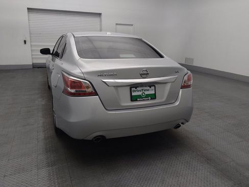 Used 2015 Nissan Altima 2.5 SV w/ Convenience Package FWD image 6