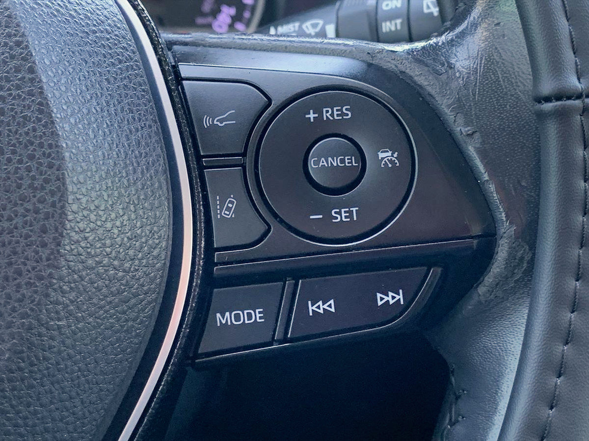 Used 2019 Toyota RAV4 XLE Premium FWD image 20