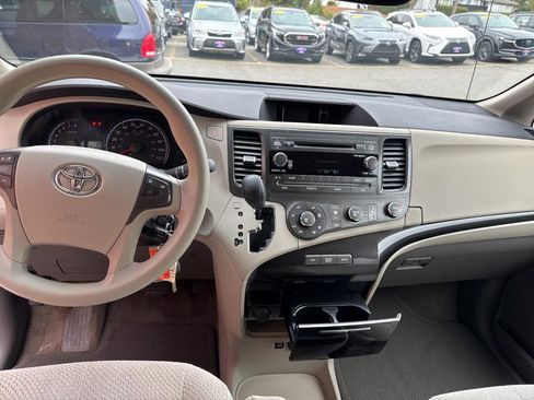 Used 2011 Toyota Sienna LE image 24