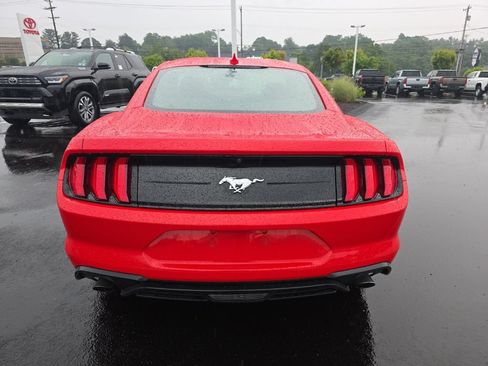 Used 2022 Ford Mustang Coupe RWD image 5