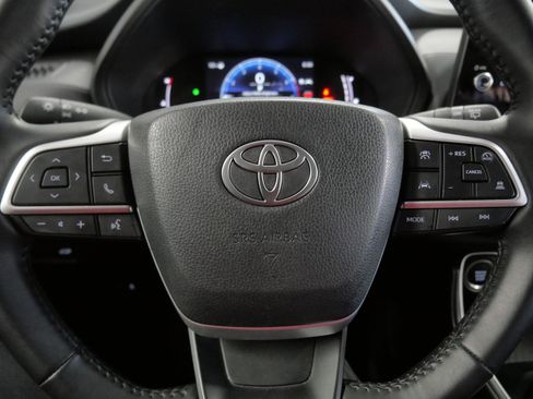 Certified 2025 Toyota Grand Highlander AWD image 26