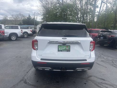 Used 2021 Ford Explorer XLT w/ Equipment Group 202A image 8