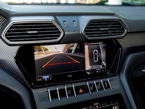 Used 2023 Lamborghini Urus Performante AWD/4WD image 45