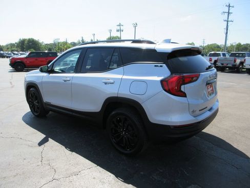 Certified 2021 GMC Terrain SLE w/ Driver Convenience Package FWD image 10