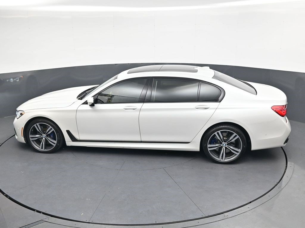 Used 2019 BMW 750i xDrive w/ Executive Package AWD/4WD image 26