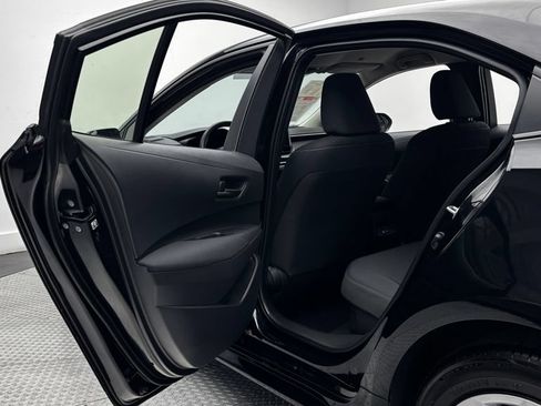Used 2026 Toyota Corolla LE AWD/4WD image 32