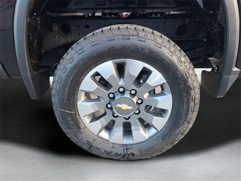 New 2026 Chevrolet Silverado 2500 Custom w/ Custom Value Package image 9