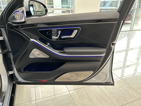Certified 2024 Mercedes-Benz Maybach S 580 4MATIC image 49