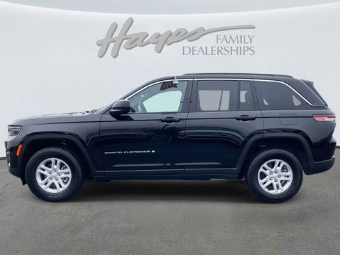 Certified 2024 Jeep Grand Cherokee Laredo image 38