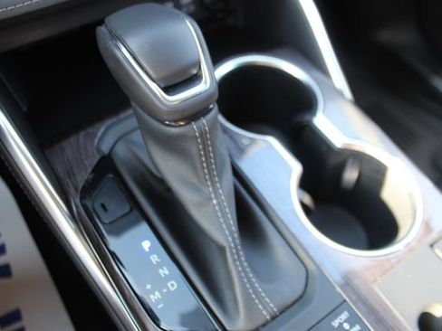 Used 2023 Toyota Highlander Platinum AWD/4WD image 25