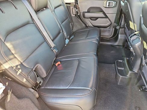 Used 2022 Jeep Wrangler Unlimited Rubicon w/ Trailer Tow Package image 19