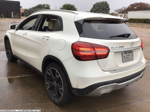 Used 2019 Mercedes-Benz GLA 250 SUV image 6