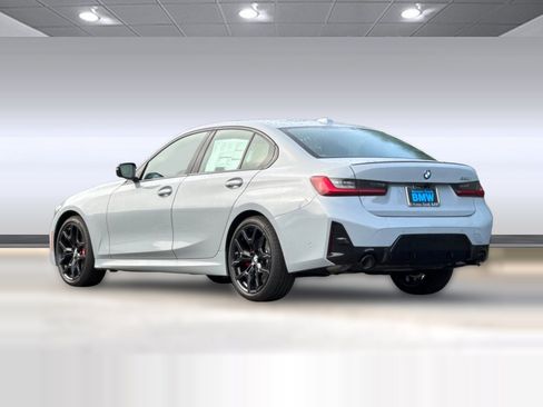 Used 2026 BMW 330i Sedan w/ M Sport Package RWD image 3