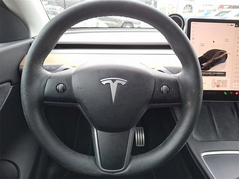 Used 2022 Tesla Model Y Performance image 19