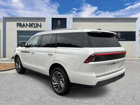 Certified 2025 Lincoln Navigator Reserve AWD/4WD image 5