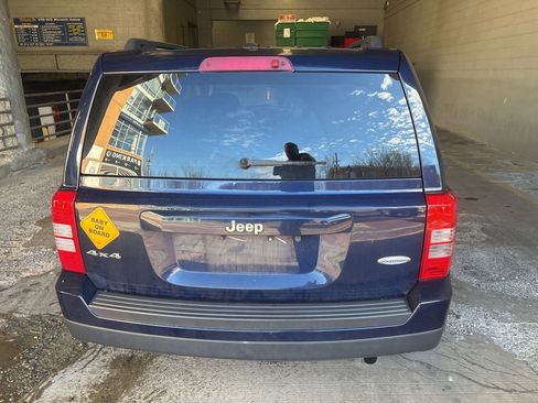 Used 2014 Jeep Patriot Latitude w/ Sun/Sound Group image 4