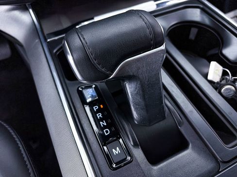 Used 2025 Ford F150 Platinum w/ FX4 Off-Road Package image 29