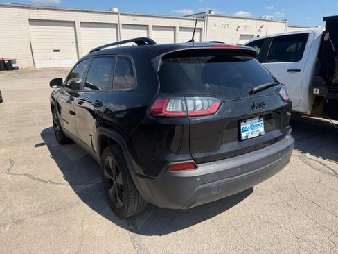 Used 2021 Jeep Cherokee Latitude Plus FWD image 3