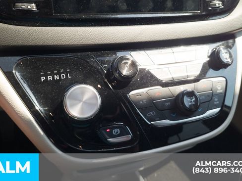 Used 2024 Chrysler Pacifica Touring-L FWD image 14