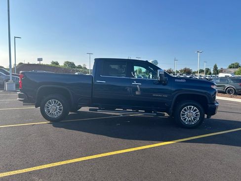 Used 2021 Chevrolet Silverado 3500 High Country w/ Z71 Off-Road Package AWD/4WD image 6