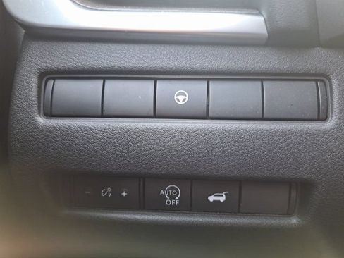Used 2025 Nissan Rogue Platinum FWD image 26