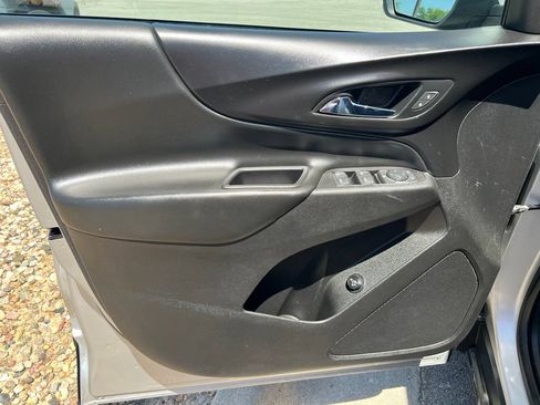 Used 2019 Chevrolet Equinox LT AWD/4WD image 16
