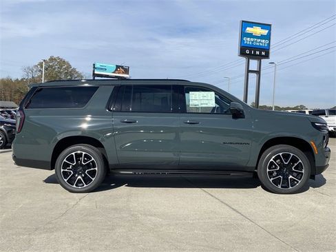 New 2026 Chevrolet Suburban RST w/ RST Capability Package image 7