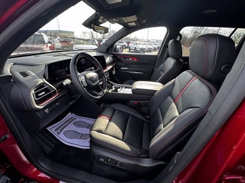 Used 2025 Chevrolet Traverse RS w/ LPO, Floor Liner Package image 5