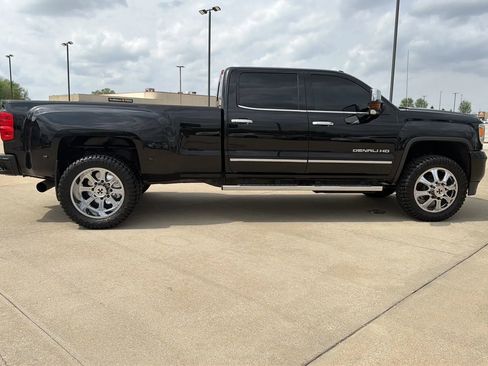 Used 2015 GMC Sierra 3500 Denali w/ Duramax Plus Package image 31