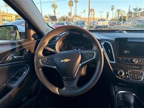Used 2022 Chevrolet Malibu LT image 32